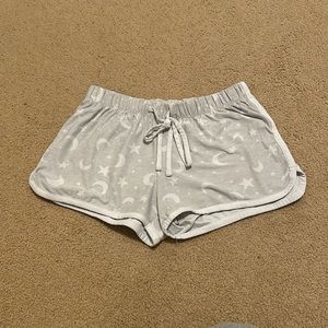 cute and comfy white/grey pajama shorts